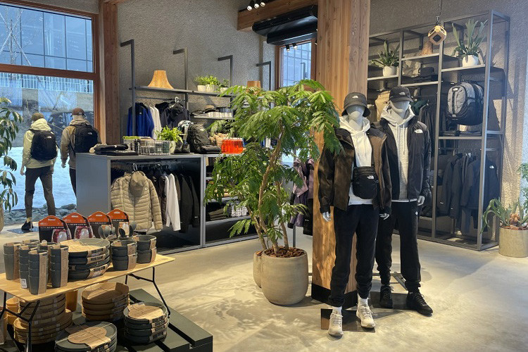 THE NORTH FACE F VILLAGE | ショップ | HOKKAIDO BALLPARK F VILLAGE