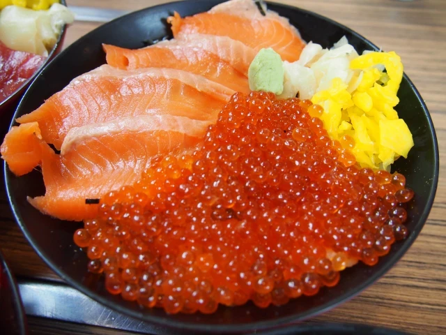 サーモンとイクラの海鮮丼