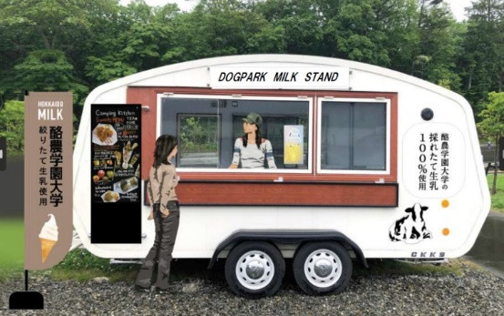 ユニ・チャーム DOG PARKエリアにあるキッチンカー DOG PARK MILK STAND