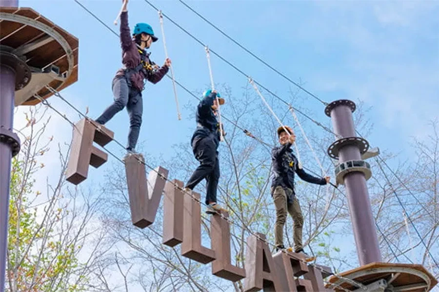 F VILLAGE ADVENTURE PARK的空中运动