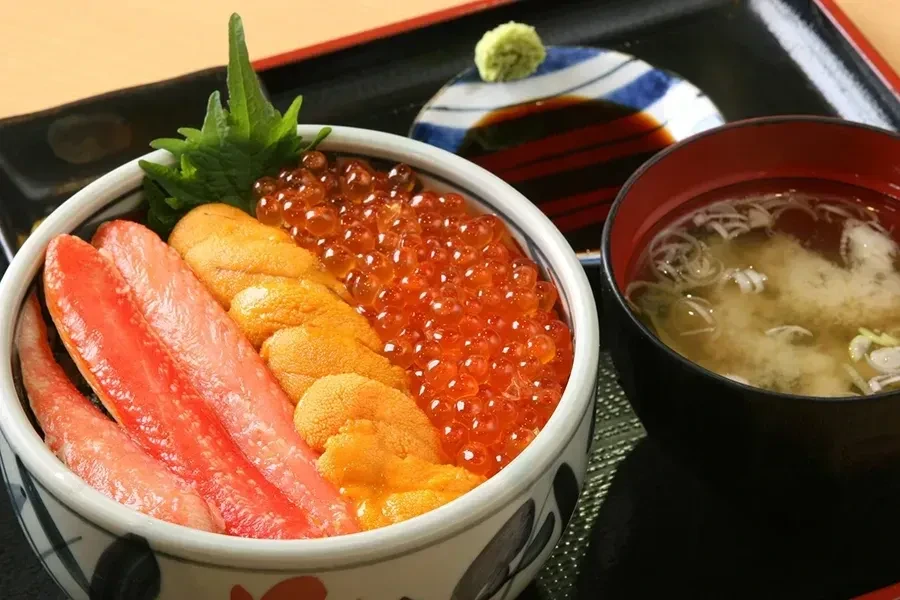 海鮮三色丼