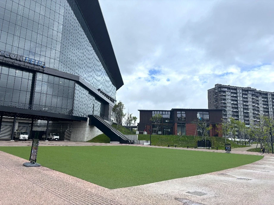 WIND PLAZA
