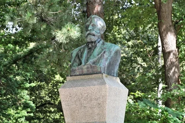 北大のクラーク像