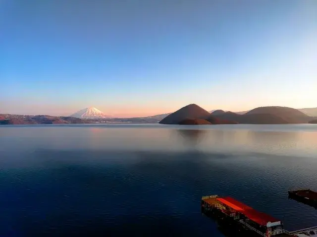 洞爺湖の朝日