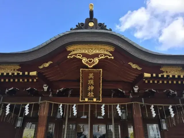 美瑛神社と爽やかな青空