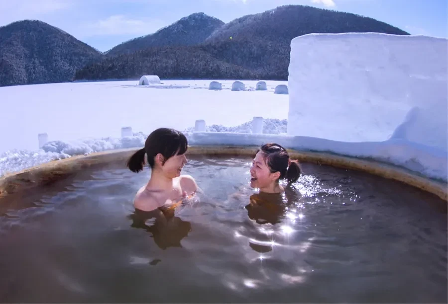 氷上露天風呂・氷上足湯