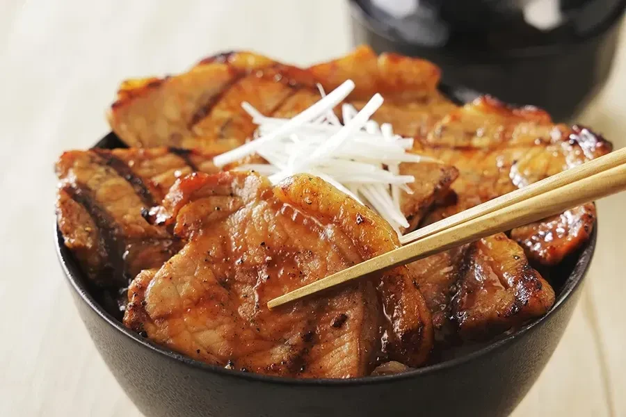 炭火焼き豚丼